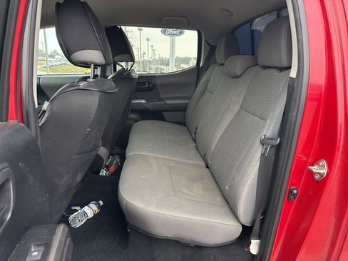 Used 2019 Toyota Tacoma SR5 image 15