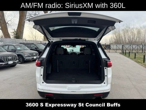 Used 2023 Chevrolet Traverse Premier AWD/4WD image 13