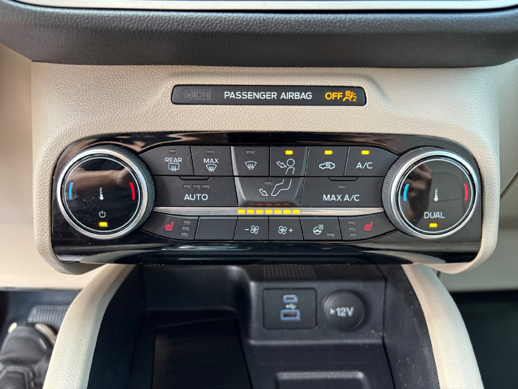 Used 2022 Ford Escape SEL w/ Technology Package FWD image 22
