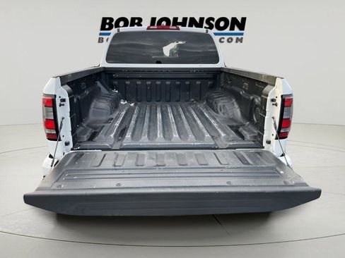 Used 2022 Nissan Frontier SV w/ Technology Package image 6