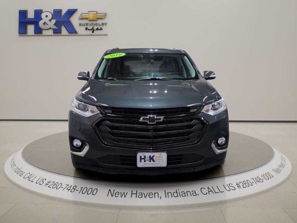 Used 2019 Chevrolet Traverse LT w/ LPO, Black Accent Package AWD/4WD image 2