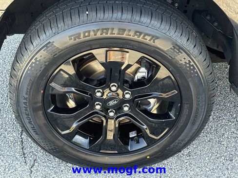 Certified 2022 Ford F150 Platinum w/ Equipment Group 701A High AWD/4WD image 32