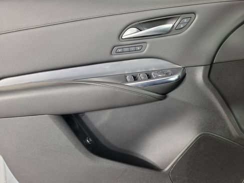 Used 2025 Cadillac XT4 Premium Luxury FWD image 18