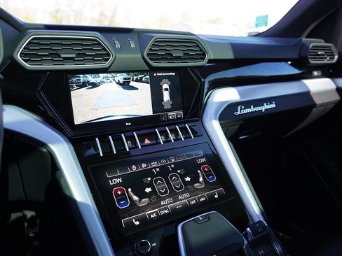 Used 2022 Lamborghini Urus image 60