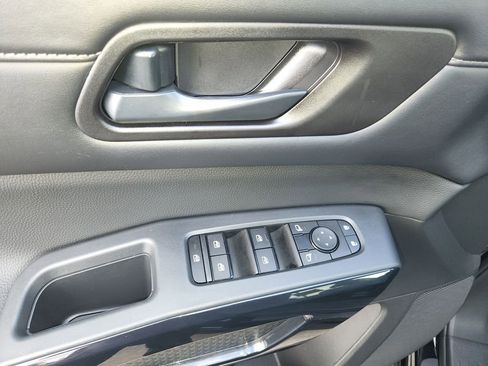 Certified 2024 Nissan Pathfinder SV image 29