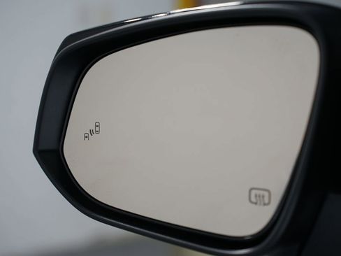 Used 2025 Toyota Corolla Cross AWD Hybrid w/ Convenience Package image 28