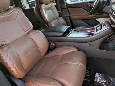 Certified 2024 Lincoln Aviator Reserve w/ Equipment Group 201A image 31