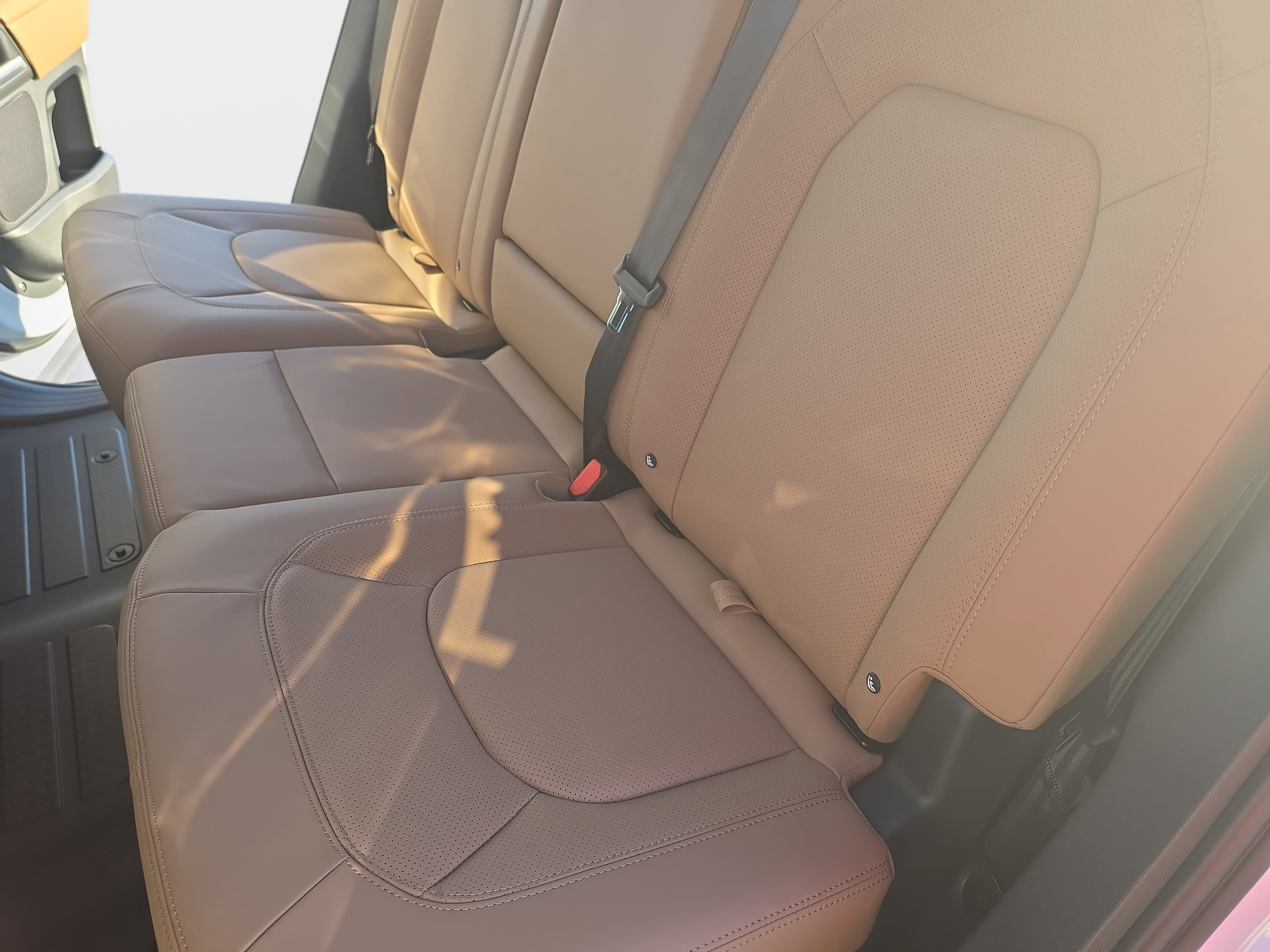 New 2026 Land Rover Defender 110 X-Dynamic SE AWD/4WD image 13