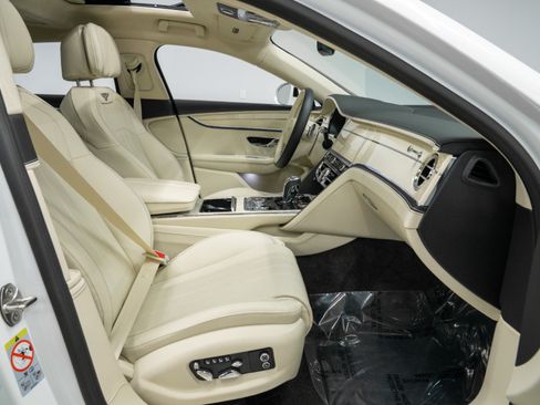 Used 2024 Bentley Flying Spur V8 AWD/4WD image 42