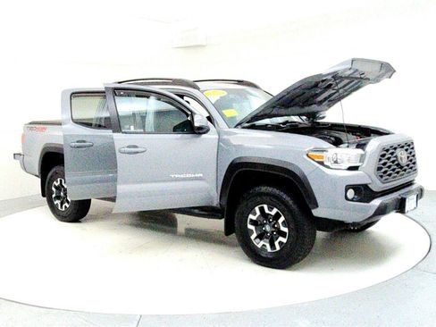 Certified 2021 Toyota Tacoma TRD Off-Road image 12