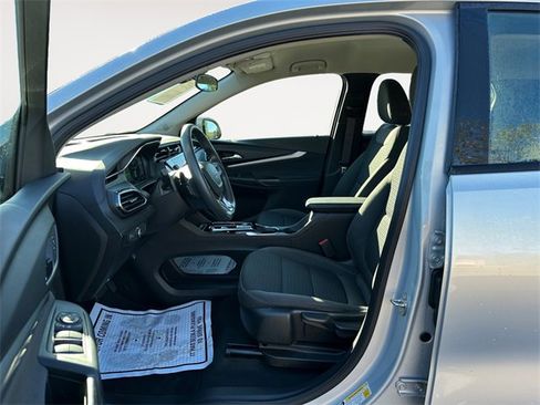 Used 2023 Chevrolet Bolt EUV LT w/ Driver Confidence Package image 9