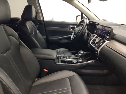 Used 2022 Kia Sorento EX w/ Panoramic Sunroof Package FWD image 21