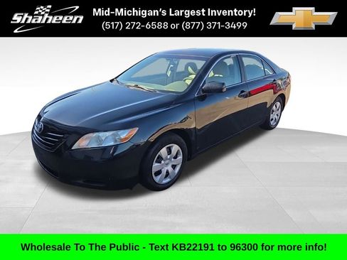 Used 2009 Toyota Camry LE FWD image 1