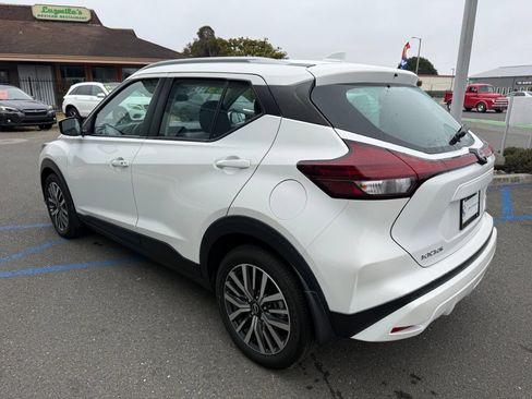 Used 2023 Nissan Kicks SV FWD image 6
