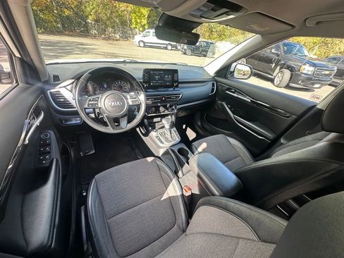 Used 2021 Kia Seltos S image 16