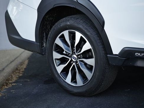 Used 2025 Subaru Outback Touring XT AWD/4WD image 6