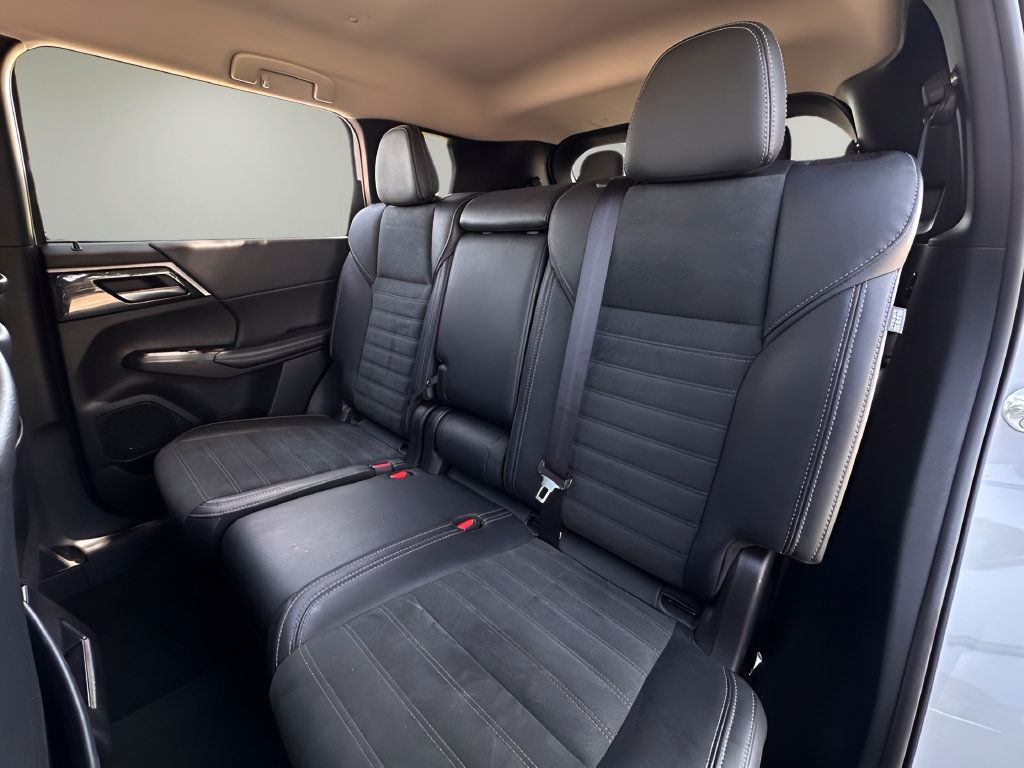 Used 2024 Mitsubishi Outlander SE Black Edition AWD/4WD image 20
