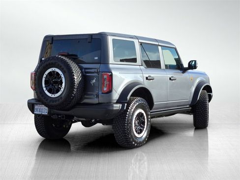 Used 2023 Ford Bronco Badlands image 4