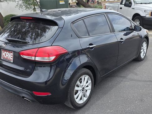 Used 2017 Kia Forte LX w/ Option Group 020 FWD image 5