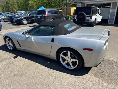 Used 2005 Chevrolet Corvette Convertible w/ Preferred Equipment Group RWD image 19