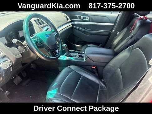 Used 2016 Ford Explorer XLT w/ Equipment Group 202A FWD image 4