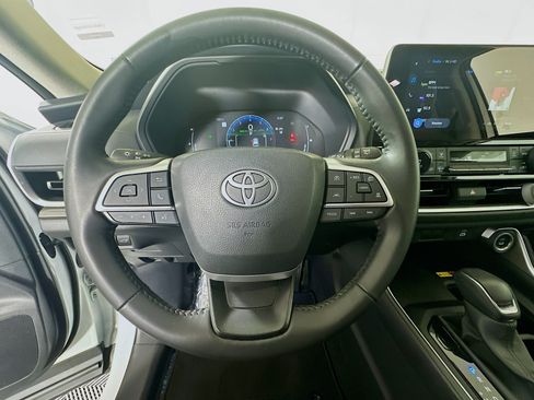 Certified 2025 Toyota Grand Highlander FWD image 15