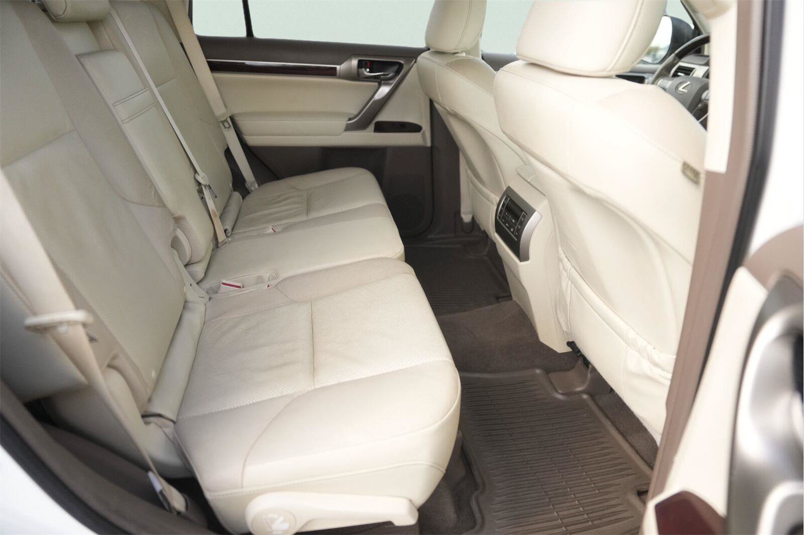 Used 2019 Lexus GX 460 Premium w/ Premium Package AWD/4WD image 16