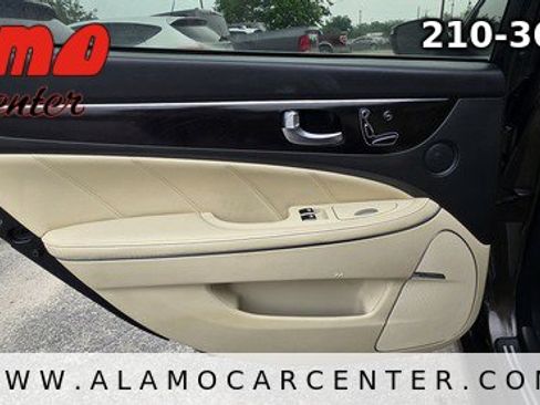 Used 2016 Hyundai Equus Signature RWD image 27