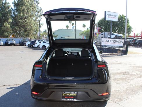 Used 2025 Toyota Prius LE FWD image 31