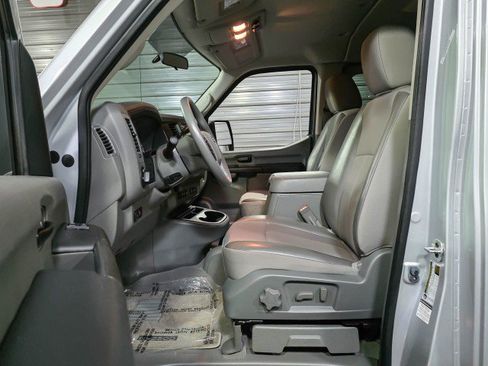 Used 2019 Nissan NV 3500 SV w/ Navigation Package RWD image 15