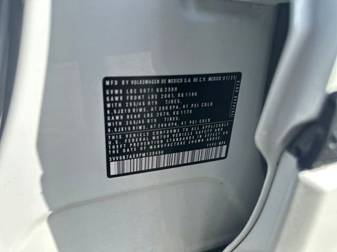 Used 2023 Volkswagen Tiguan SE R-Line image 28