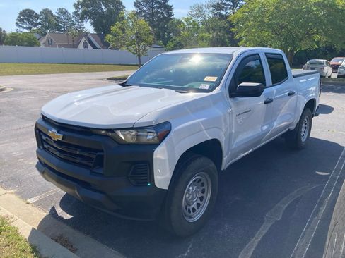 Used 2024 Chevrolet Colorado W/T w/ WT Convenience Package II image 2