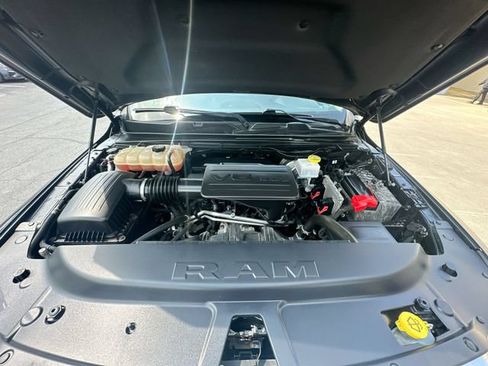 Used 2020 RAM 1500 Big Horn AWD/4WD image 18
