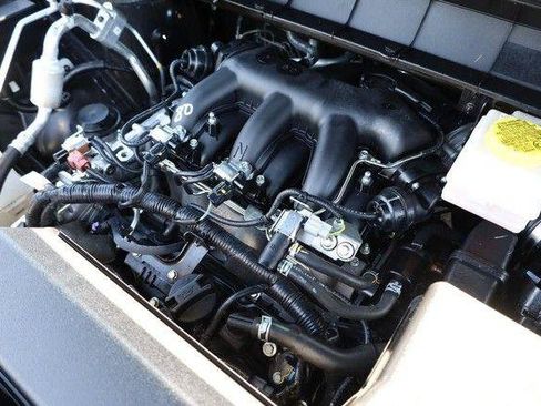 Certified 2025 Nissan Pathfinder Platinum FWD image 32