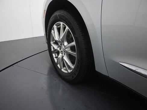 Used 2022 Buick Enclave Premium FWD image 11