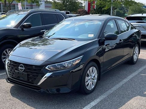 Used 2025 Nissan Sentra S FWD image 3