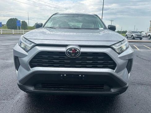 Used 2025 Toyota RAV4 LE AWD/4WD image 3