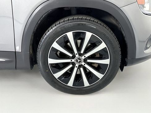 Used 2021 Mercedes-Benz GLB 250 image 32