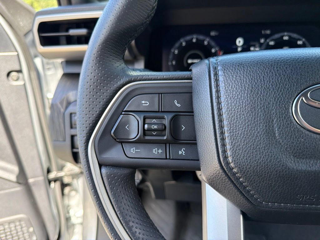 Used 2026 Toyota 4Runner Platinum AWD/4WD image 18