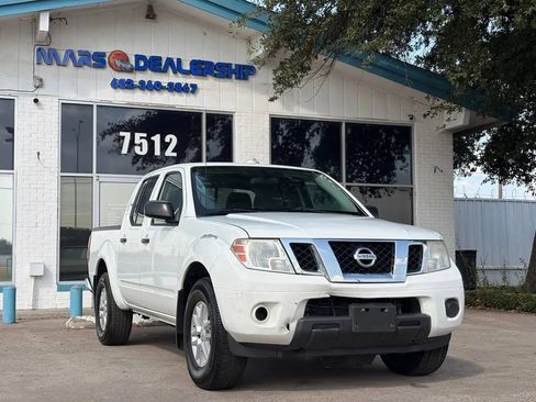 Used 2018 Nissan Frontier SV AWD/4WD image 1