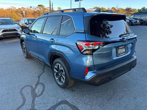 Certified 2025 Subaru Forester Premium image 5