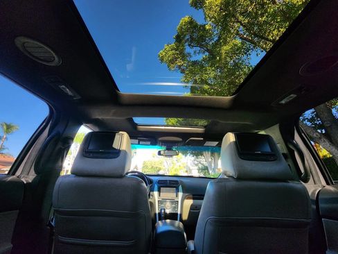 Used 2013 Ford Explorer Limited image 39