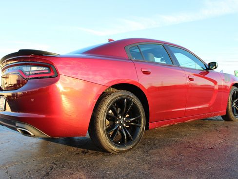 Used 2018 Dodge Charger SXT Plus w/ Blacktop Package image 4