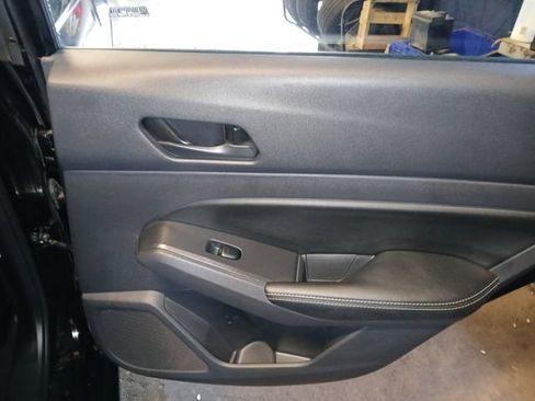 Used 2025 Nissan Altima 2.5 SV FWD image 33
