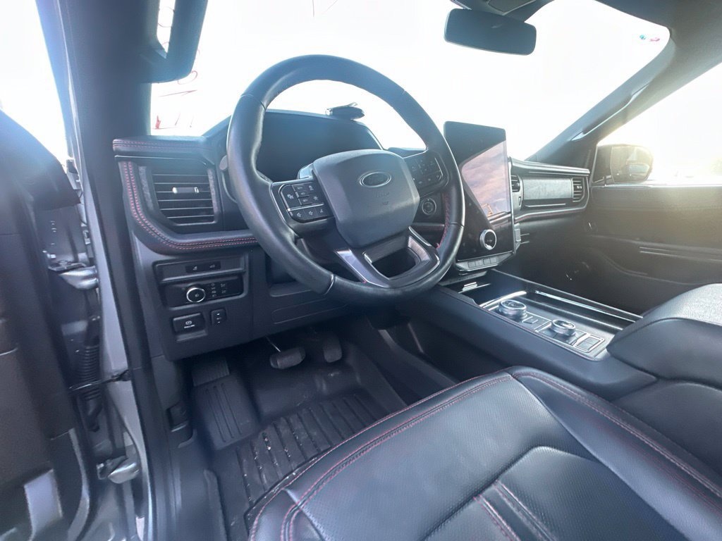 Used 2023 Ford Expedition Limited AWD/4WD image 16