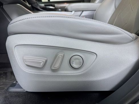 Used 2021 Toyota Highlander Platinum image 20