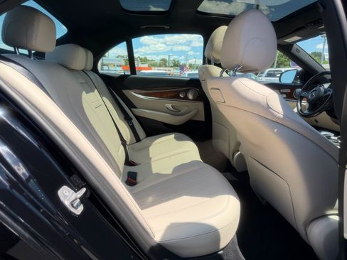 Used 2018 Mercedes-Benz E 300 4MATIC image 26