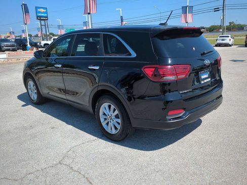 Used 2019 Kia Sorento FWD image 6