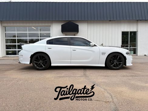 Used 2019 Dodge Charger Scat Pack RWD image 1