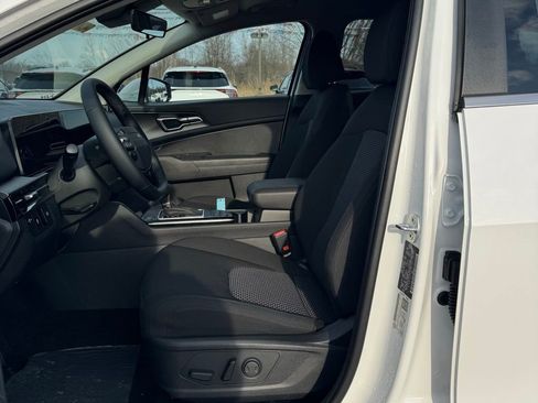 New 2026 Kia Sportage LX FWD image 10